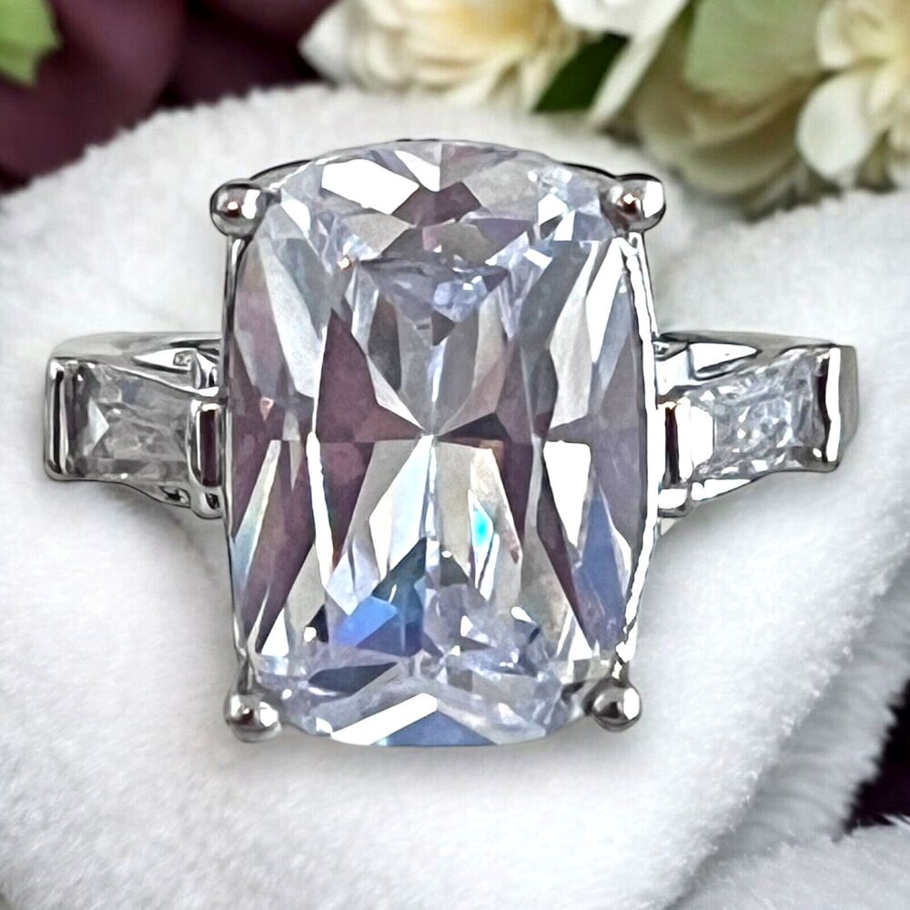Vintage 1980s Cubic Zirconia Ring Large CZ Cocktail Silver Tone Size 8 - 8P